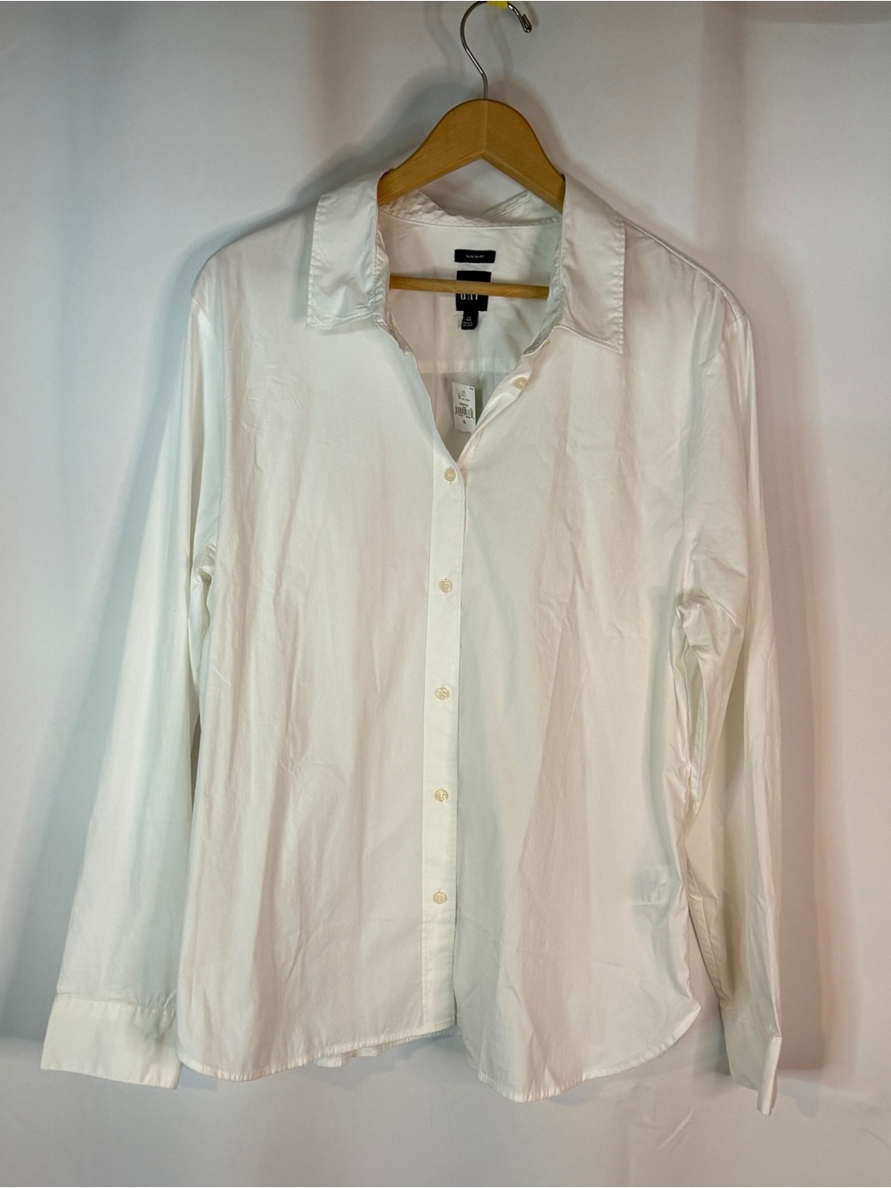 GAP White Women’s Long-Sleeve Button-Down Shirt